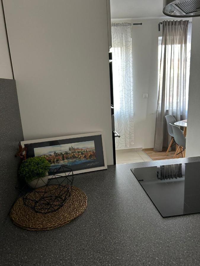 Apartman "Dunaj" Private Parking - Klimatizacia ชามัวริน ภายนอก รูปภาพ